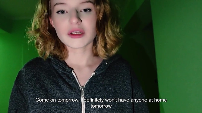 Студентка помогает парню не умереть от спермотоксикоза в подъезде