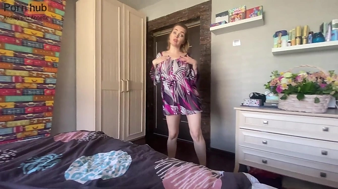 Милфа не хочет скучать в одиночестве и приглашает в гости молодого жиголо