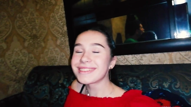 Парочка дунула и с кайфом жахнулась в туалете