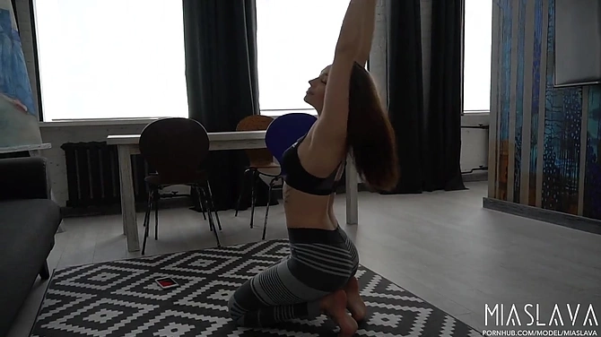 Зачем тебе йога, когда есть твердый член и бешенное желание ебаться?