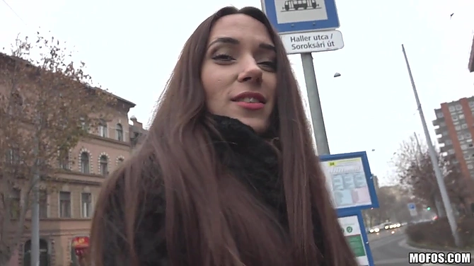 Русская шлюха гостеприимно обслужила иностранного туриста