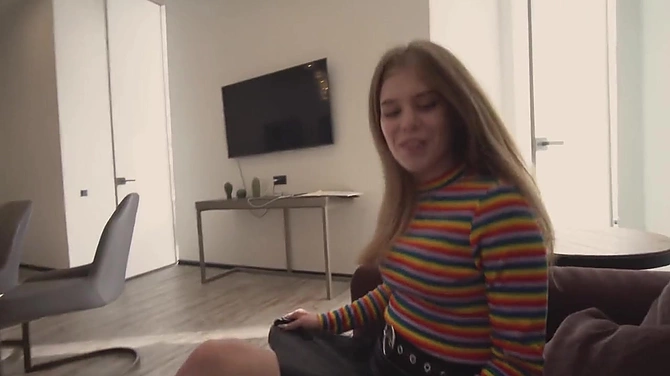 Привет, я подсяду? А почему бы мне не отсосать тебе хуй?