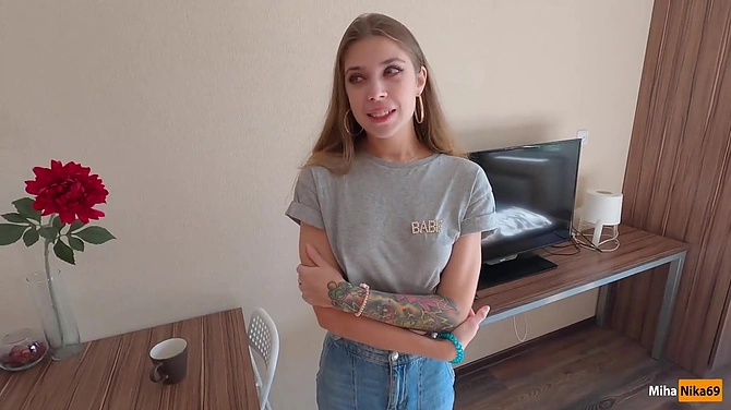 Nika69 познакомилась со сводным братом и сразу прыгнула к нему в кровать