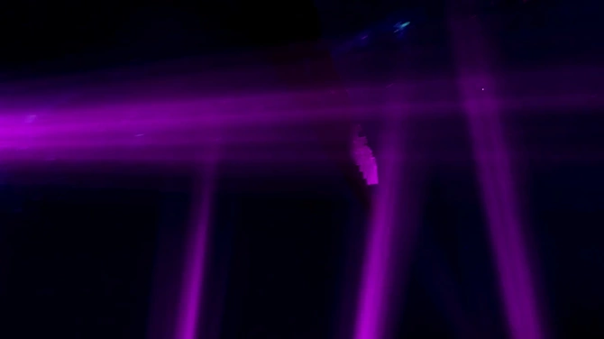 Отжарил стройняшку в чулочках с проколотыми сосочками.