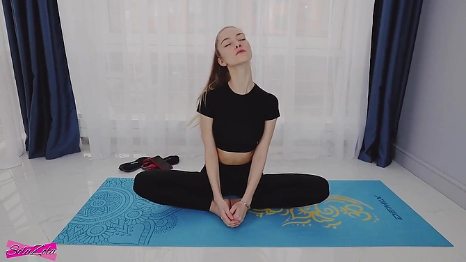 SolaZola никак не может позаниматься спортом, ведь все приводит к сексу