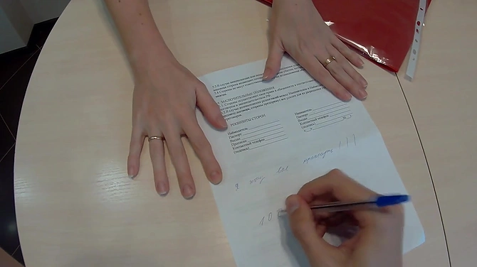 Неговорящий парень трахнул немую риэлторшу за 100 долларов.