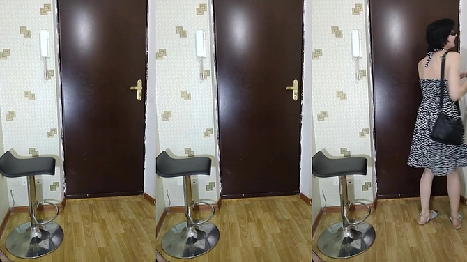 Ревнивый муж напихал в рот и грубо трахнул припозднившуюся жену.