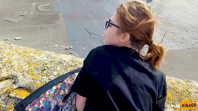 Зумеры рады поебаться на крыше на фоне панорамы родного Залупинска