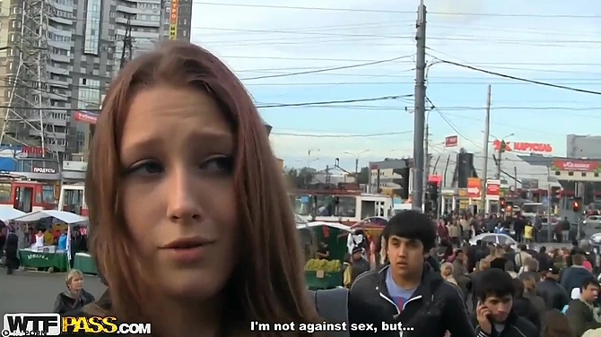 Встретив двух пикаперов, студентка мгновенно решила работать шлюхой