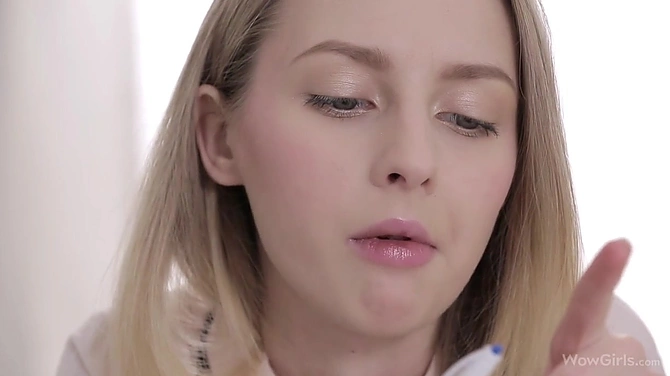 Репетитор опоздал к малолетке и в наказание стал учителем по ебле