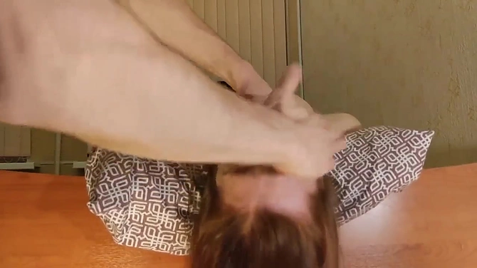 Глубоко выебал прямо в горло и заставил лизать очко