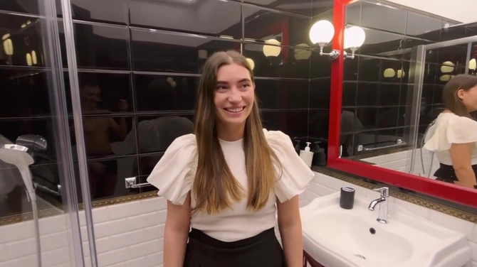 Фан-встреча порнозвезды и фаната закончилась дружеским минетом