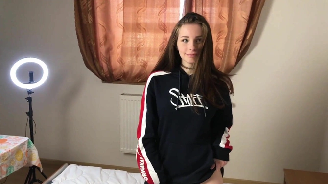 Девушка была оттарабанена в сракотан, а затем соснула побывавшей в жопе хуй