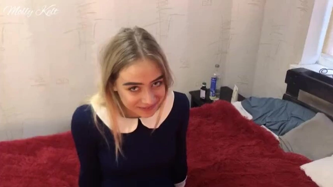 Сестра поймана сводным братом за дрочкой: минет и трах в обмен на молчание