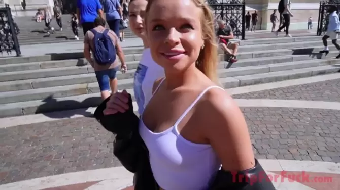 Иностранец подцепил русских шмар: подружки ебутся как богини