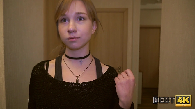 Через "не хочу" дала трахнуть свою пизду вместо долга