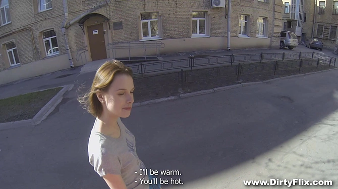 Я трахнул на камеру 18ти летнюю раком у подъезда, пока никто не видел