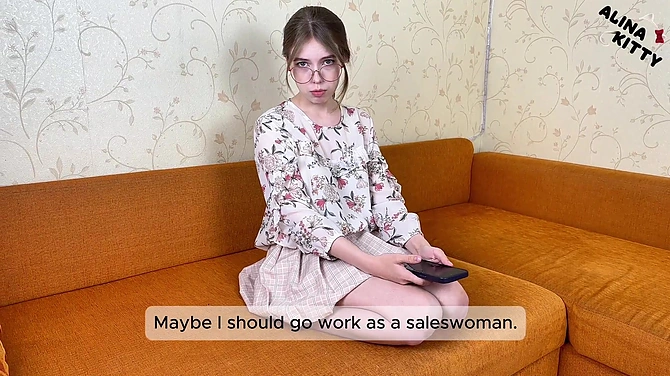 Продавцом не пойдет, моделью дорого, а порно с парнем — то что надо: минет и наездница